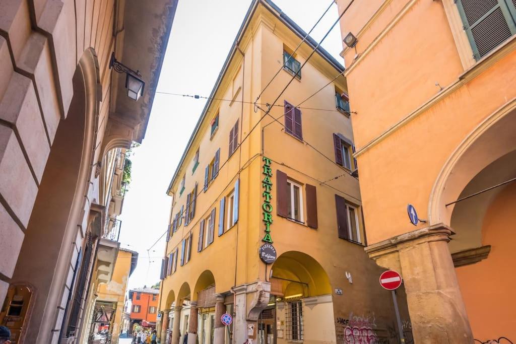 Old Town Via Marsala Apartment Болонья Экстерьер фото